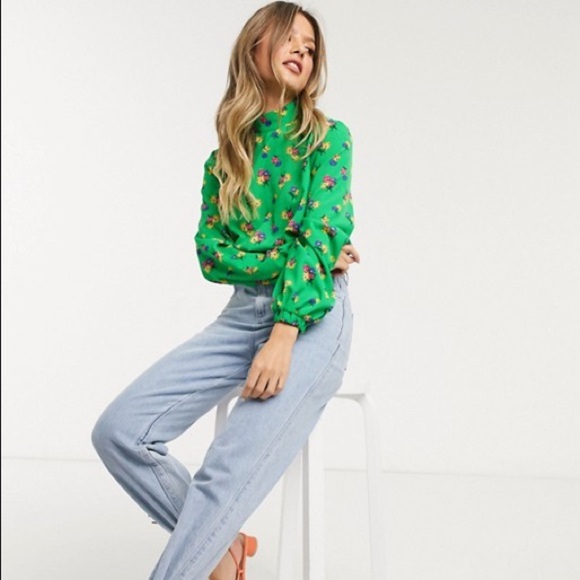 Elasticated waist top in floral print - Picture 1 of 4